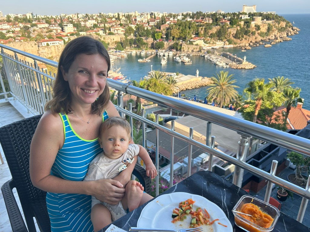 Deniz Doğan büyüdü, yemek yemeye&nbsp;başladı